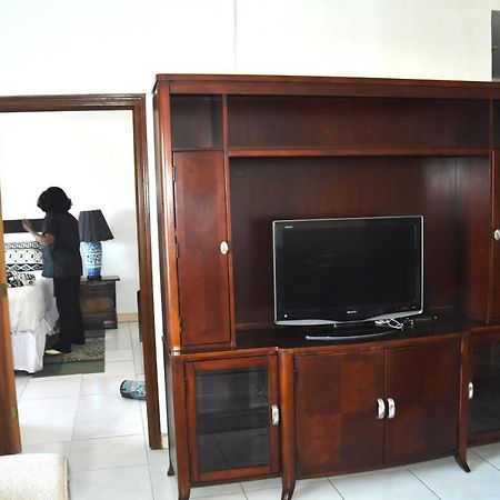 קינגסטון Embassy Deluxe Apartment מראה חיצוני תמונה