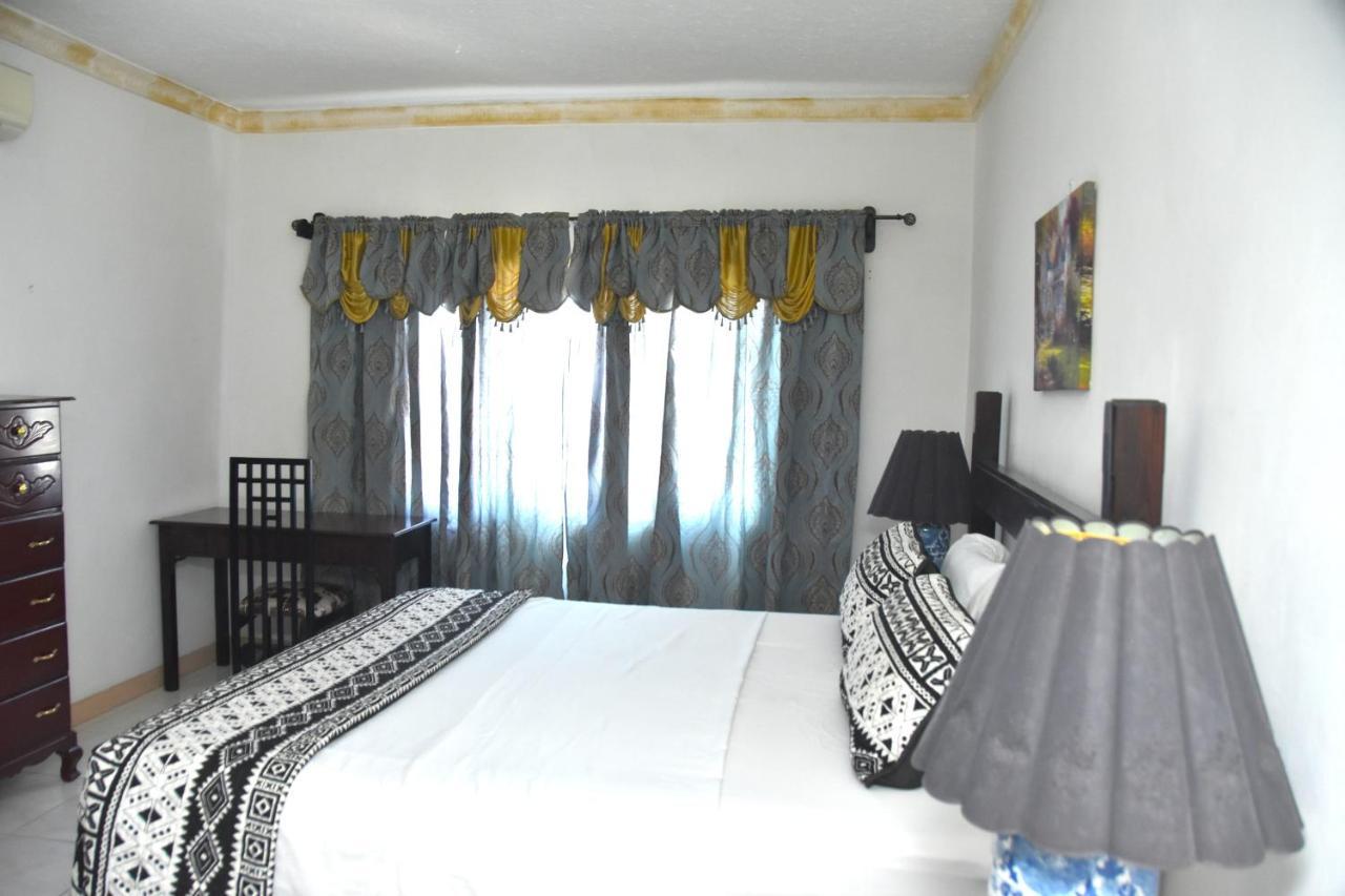 קינגסטון Embassy Deluxe Apartment מראה חיצוני תמונה