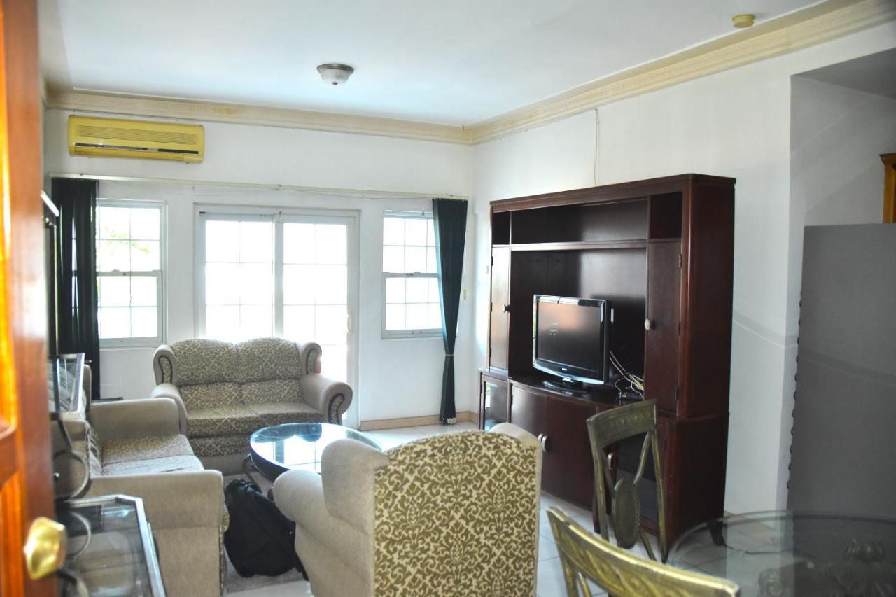 קינגסטון Embassy Deluxe Apartment מראה חיצוני תמונה