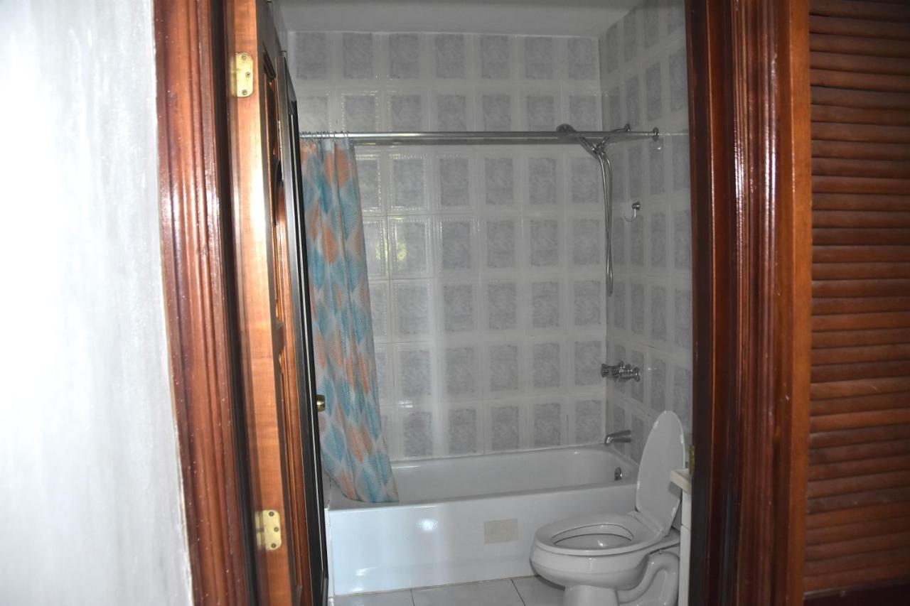 קינגסטון Embassy Deluxe Apartment מראה חיצוני תמונה