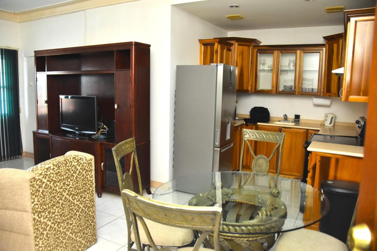 קינגסטון Embassy Deluxe Apartment מראה חיצוני תמונה